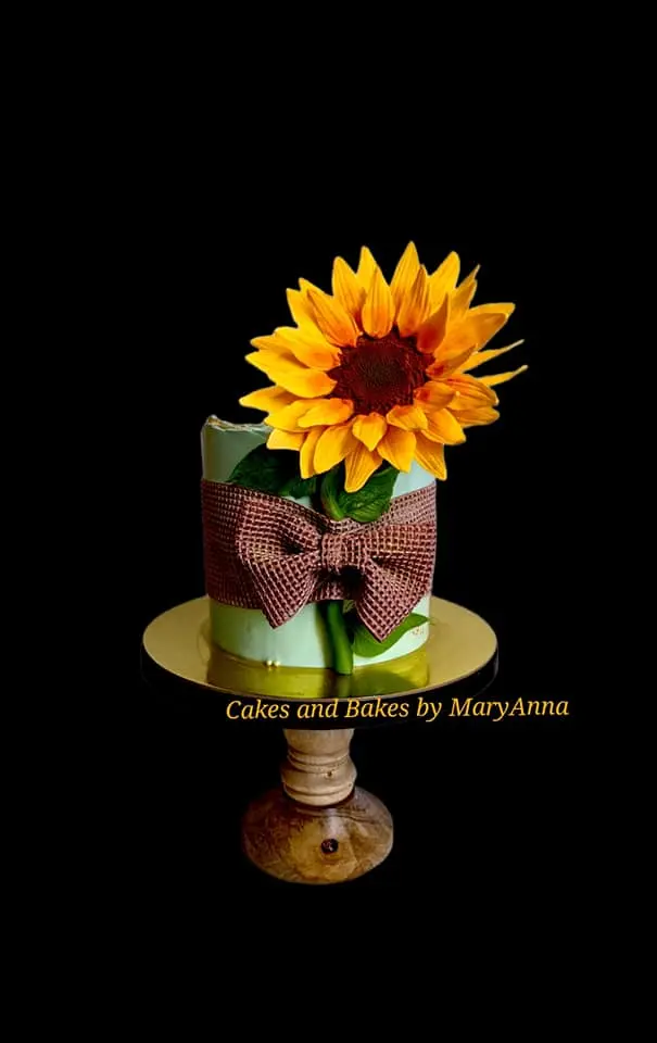 cake with sunflower
