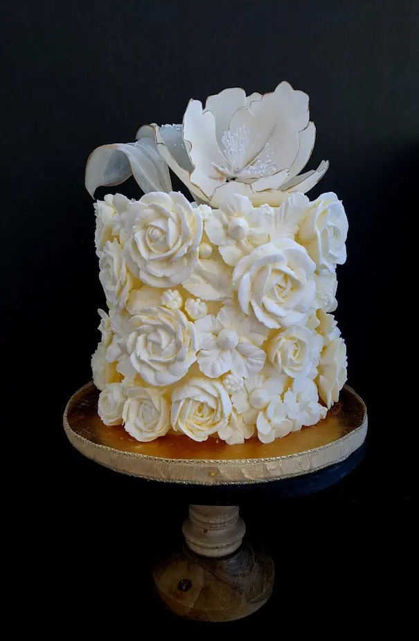 cake with white flowers